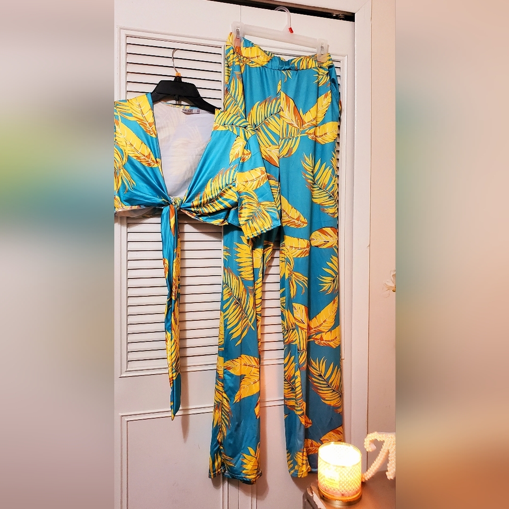 2 piece never worn outfit